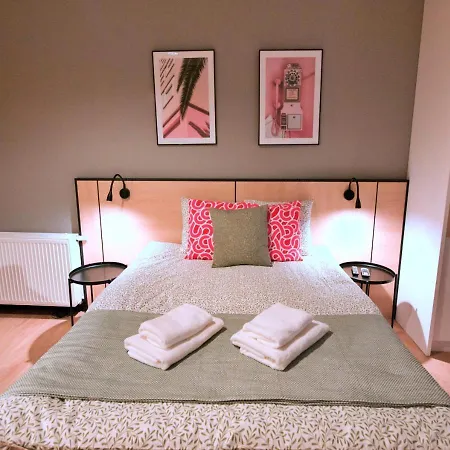 Bk Praga - National Stadium - Comfortable For 4 People Apartman Varsó