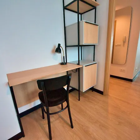 Bk Praga - National Stadium - Comfortable For 4 People Apartman Varsó
