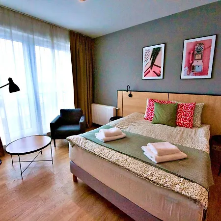Bk Praga - National Stadium - Comfortable For 4 People *