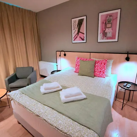 Bk Praga - National Stadium - Comfortable For 4 People 公寓